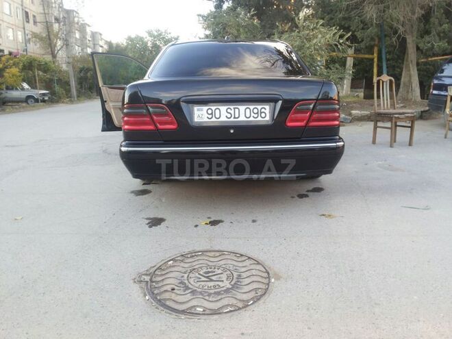 Mercedes E 320 2001, 220,000 km - 3.2 л - Bakı