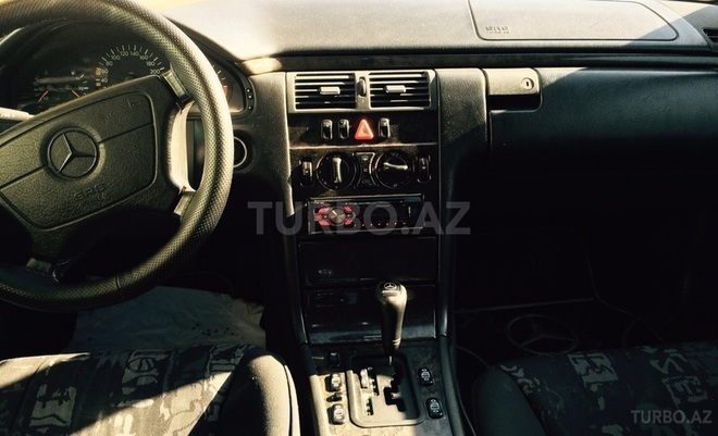 Mercedes E 240 1997, 350,000 km - 2.4 l - Bakı