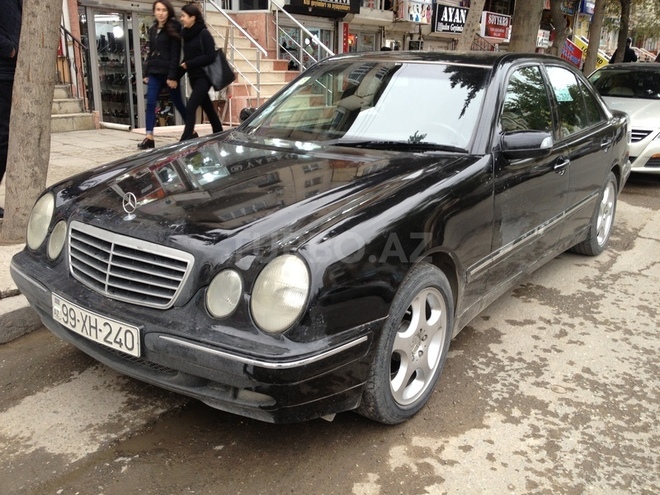Mercedes E 240 2000, 285,147 km - 2.6 л - Bakı