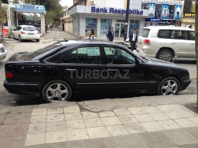 Mercedes E 240 2000, 285,147 km - 2.6 л - Bakı