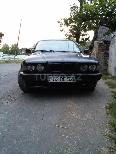 BMW 518 1995, 382,000 km - 1.8 l - Zaqatala