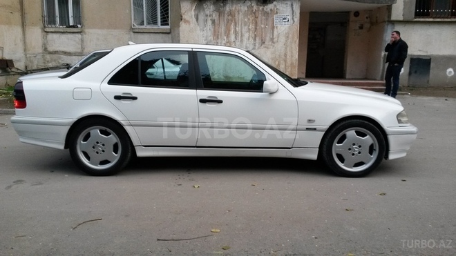 Mercedes C 220 1999, 214,000 km - 2.2 л - Bakı