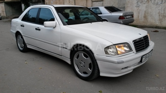 Mercedes C 220 1999, 214,000 km - 2.2 л - Bakı