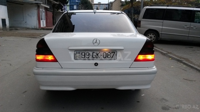 Mercedes C 220 1999, 214,000 km - 2.2 л - Bakı