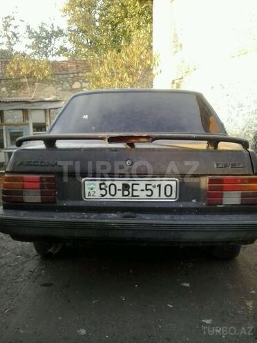 Opel Vectra 1983, 2,000,000 km - 1.6 л - Şəki