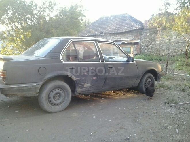Opel Vectra 1983, 2,000,000 km - 1.6 л - Şəki