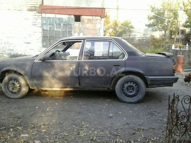 Opel Vectra 1983, 2,000,000 km - 1.6 л - Şəki