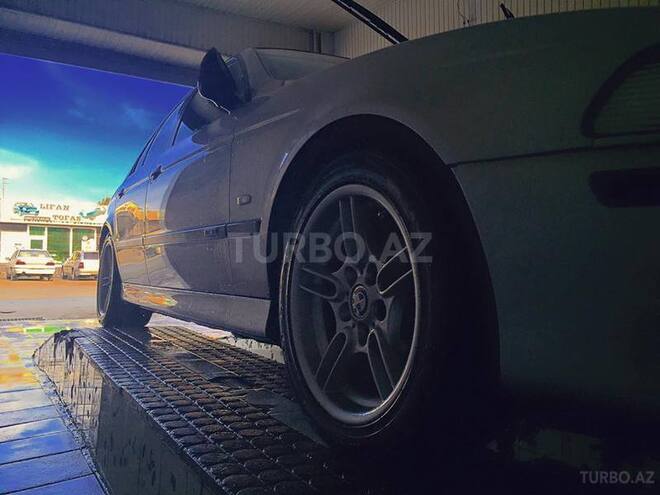 BMW 528 1999, 315,000 km - 2.8 l - Sumqayıt
