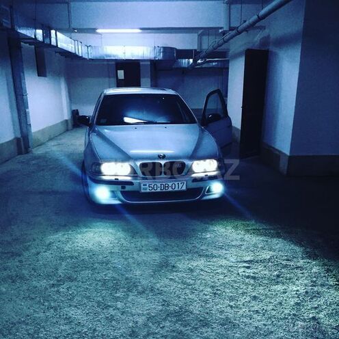 BMW 528 1999, 315,000 km - 2.8 l - Sumqayıt