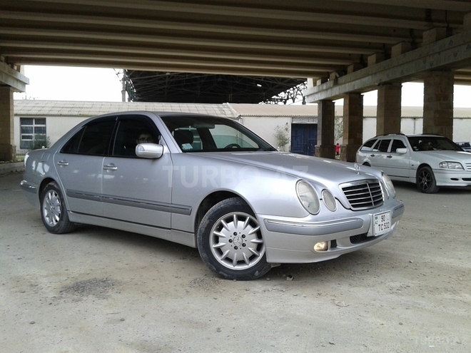 Mercedes E 240 2001, 130,000 km - 2.6 л - Bakı