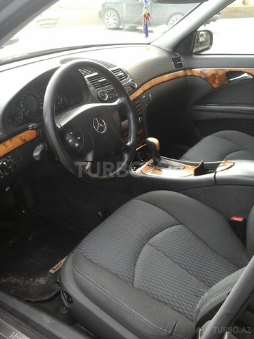 Mercedes E 220 2002, 233,000 km - 2.2 л - Bakı
