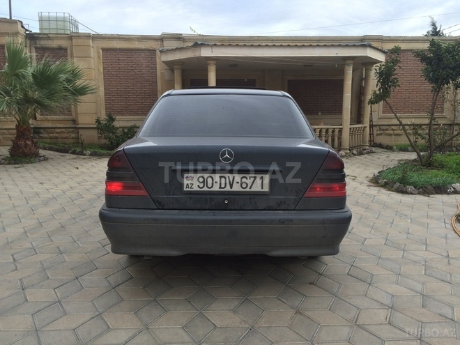 Mercedes C 180 1999, 200,000 km - 1.8 l - Bakı