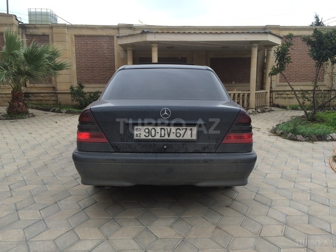 Mercedes C 180 1999, 200,000 km - 1.8 l - Bakı