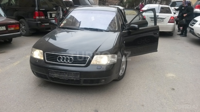 Audi A6 2001, 219,800 km - 2.8 l - Bakı