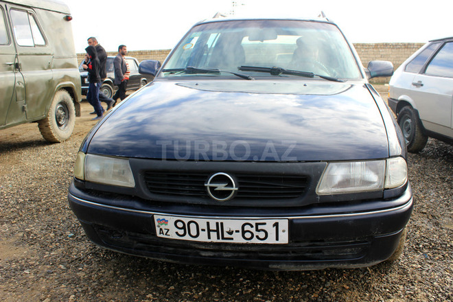Opel Astra 1995, 200,000 km - 1.6 l - Bakı