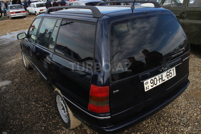 Opel Astra 1995, 200,000 km - 1.6 l - Bakı