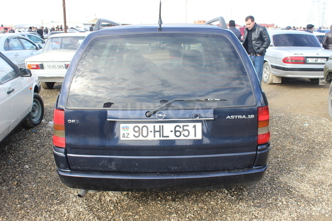 Opel Astra 1995, 200,000 km - 1.6 l - Bakı