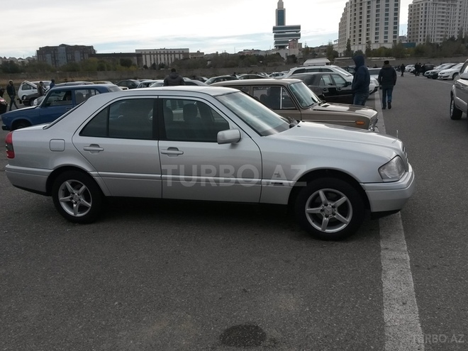 Mercedes C 180 1997, 195,000 km - 1.8 l - Bakı