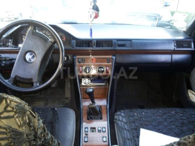 Mercedes E 230 1990, 415,000 km - 2.3 l - Şəmkir