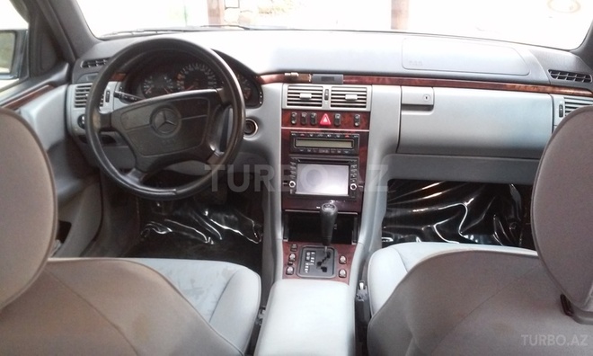 Mercedes E 240 1998, 210,000 km - 2.4 л - Bakı