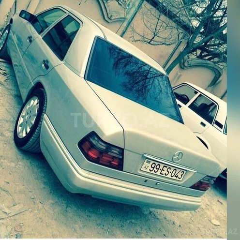 Mercedes E 220 1994, 328,000 km - 0.2 l - Bakı
