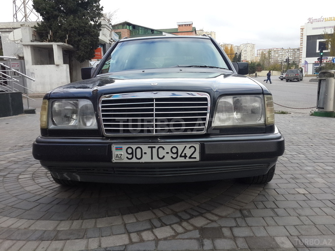 Mercedes E 200 1994, 365,437 km - 2.0 l - Bakı