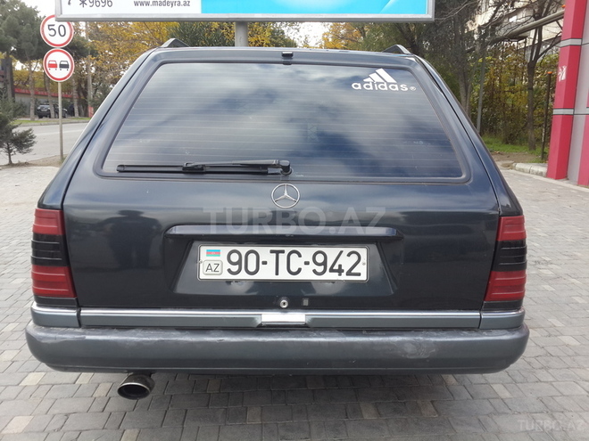 Mercedes E 200 1994, 365,437 km - 2.0 l - Bakı