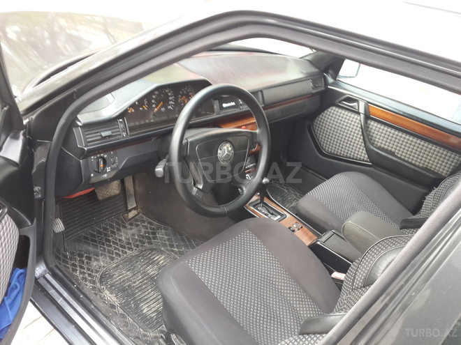Mercedes E 200 1994, 365,437 km - 2.0 l - Bakı