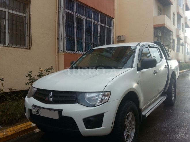 Mitsubishi L200 2013, 69,000 km - 2.5 л - Bakı