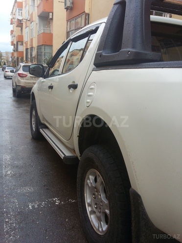 Mitsubishi L200 2013, 69,000 km - 2.5 л - Bakı