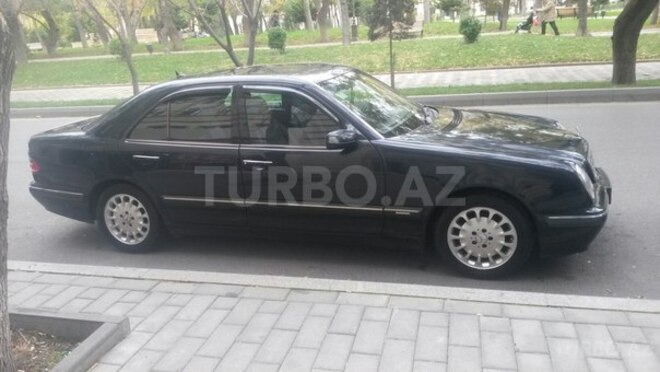 Mercedes E 220 2000, 283,000 km - 2.2 l - Bakı