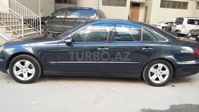 Mercedes E 220 2003, 194,000 km - 2.2 л - Bakı