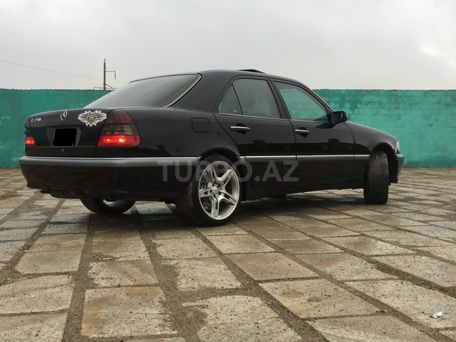 Mercedes C 240 1997, 196,500 km - 2.4 l - Bakı