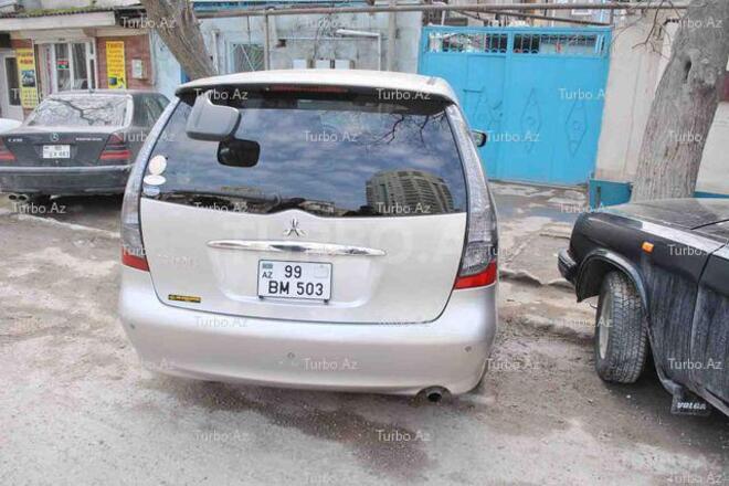 Mitsubishi Grandis 2003, 106,000 km - 2.4 l - Bakı