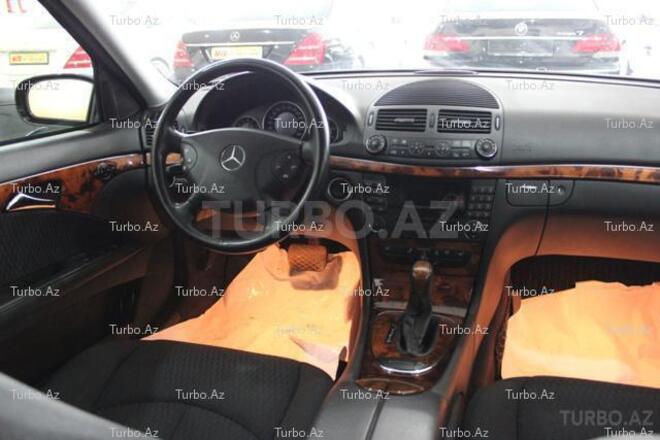 Mercedes E 220 2004, 155,000 km - 2.2 l - Bakı