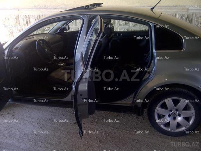 Volkswagen Passat 2004, 69,000 km - 1.8 л - Bakı