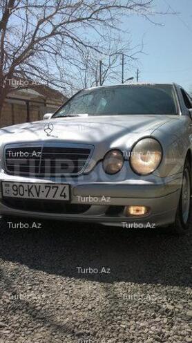 Mercedes E 220 2000, 172,000 km - 2.2 l - Bakı