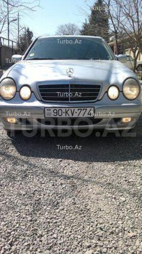 Mercedes E 220 2000, 172,000 km - 2.2 l - Bakı