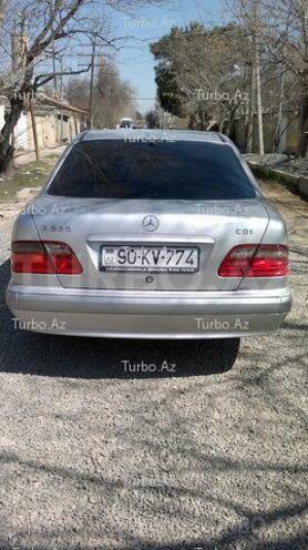 Mercedes E 220 2000, 172,000 km - 2.2 l - Bakı
