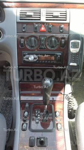 Mercedes E 220 2000, 172,000 km - 2.2 l - Bakı