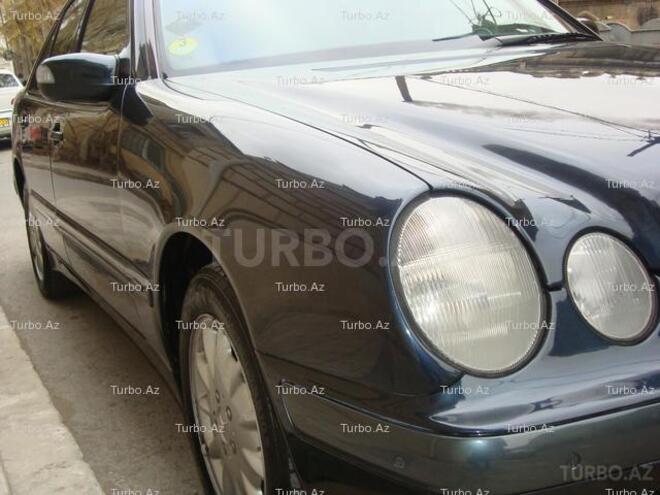 Mercedes E 270 1999, 161,000 km - 2.7 l - Bakı