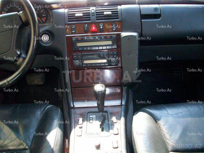 Mercedes E 320 1995, 150,000 km - 3.2 l - Bakı