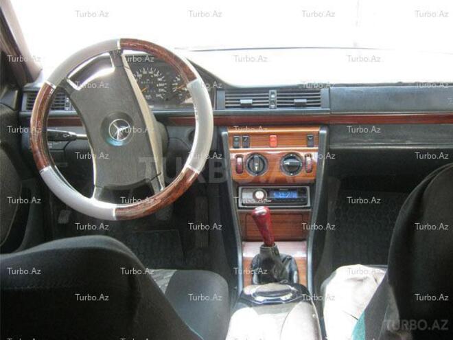Mercedes E 200 1994, 290,000 km - 2.0 л - Bakı