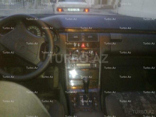 Mercedes E 230 1995, 194,000 km - 2.3 l - Bakı