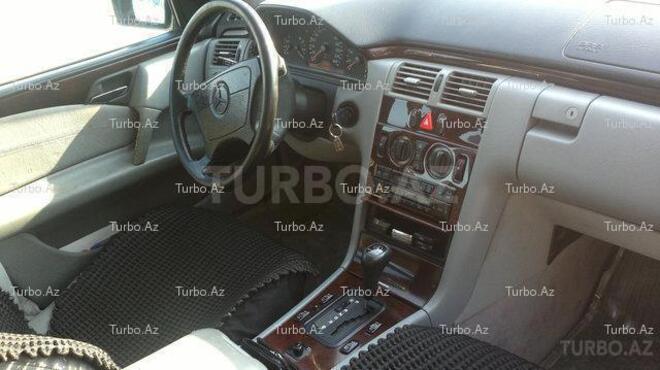 Mercedes E 280 1996, 220,000 km - 2.8 l - Bakı