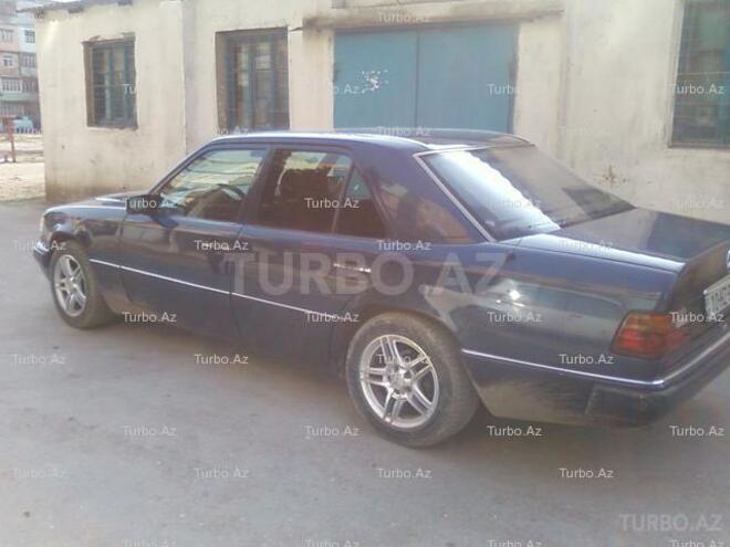 Mercedes E 260 1988, 260,000 km - 2.6 l - Bakı