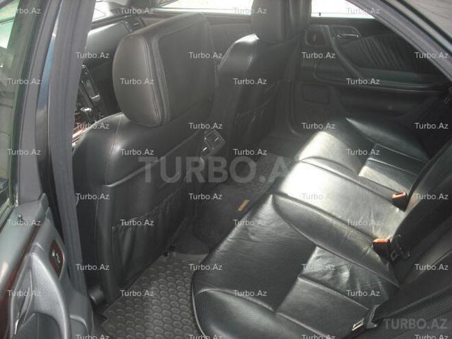 Mercedes E 240 2001, 183,000 km - 2.6 l - Bakı