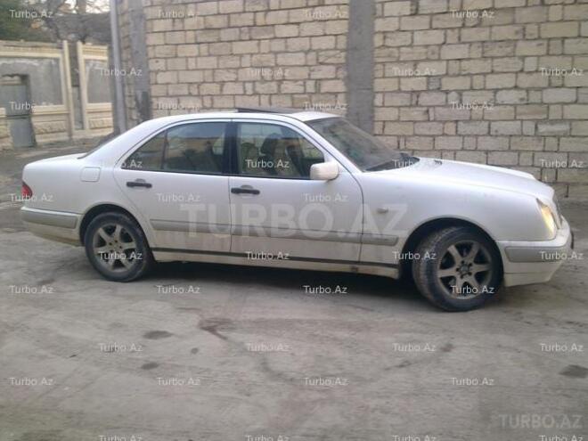 Mercedes E 240 1998, 152,000 km - 2.4 l - Bakı