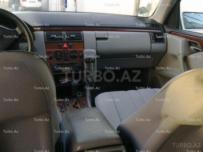 Mercedes E 220 1998, 190,000 km - 2.2 l - Bakı