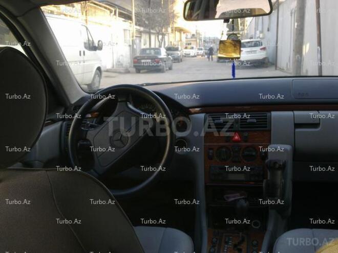 Mercedes E 220 1998, 190,000 km - 2.2 l - Bakı